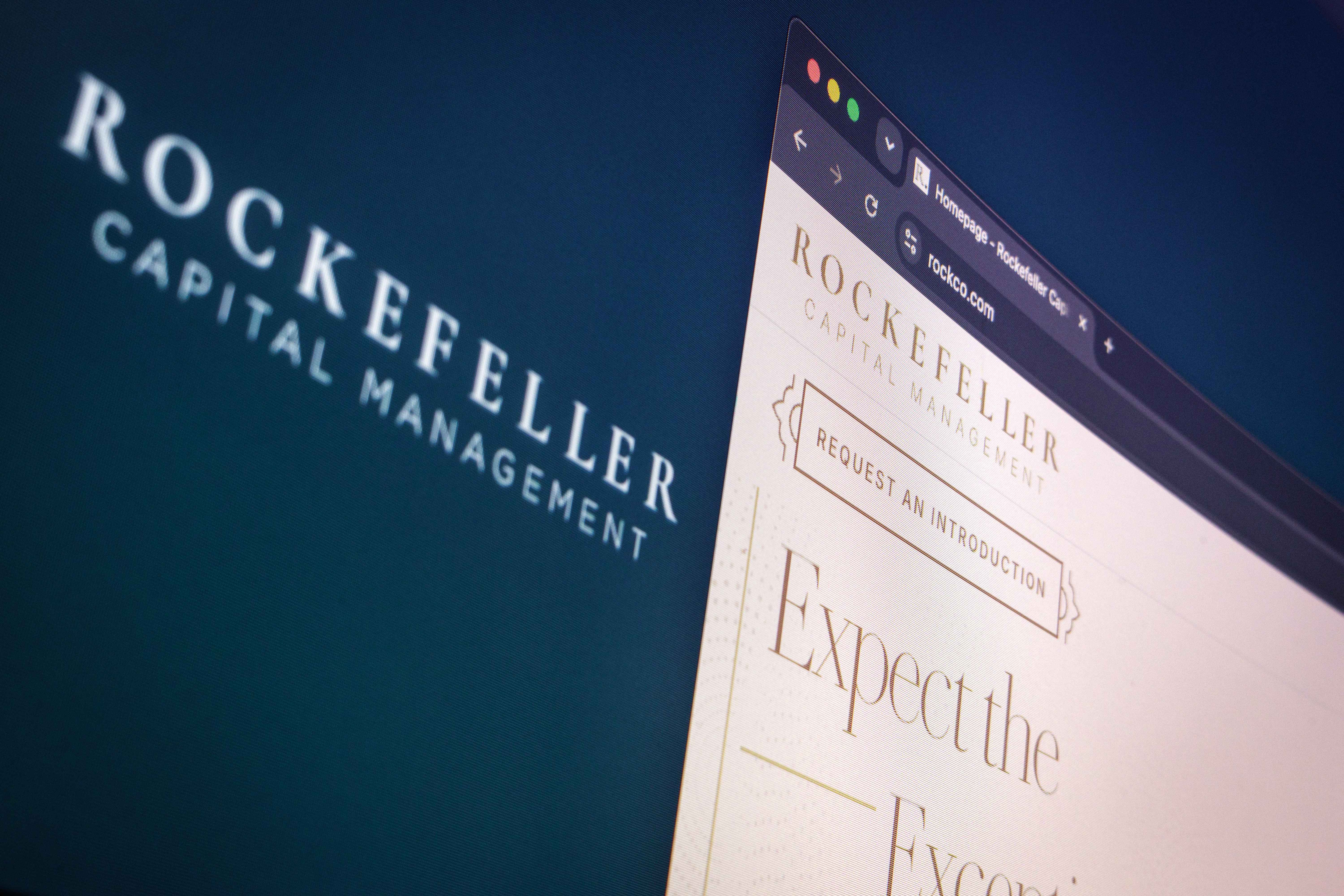 Rockefeller Lands $2.1 Billion Merrill Team for New Ohio Office
