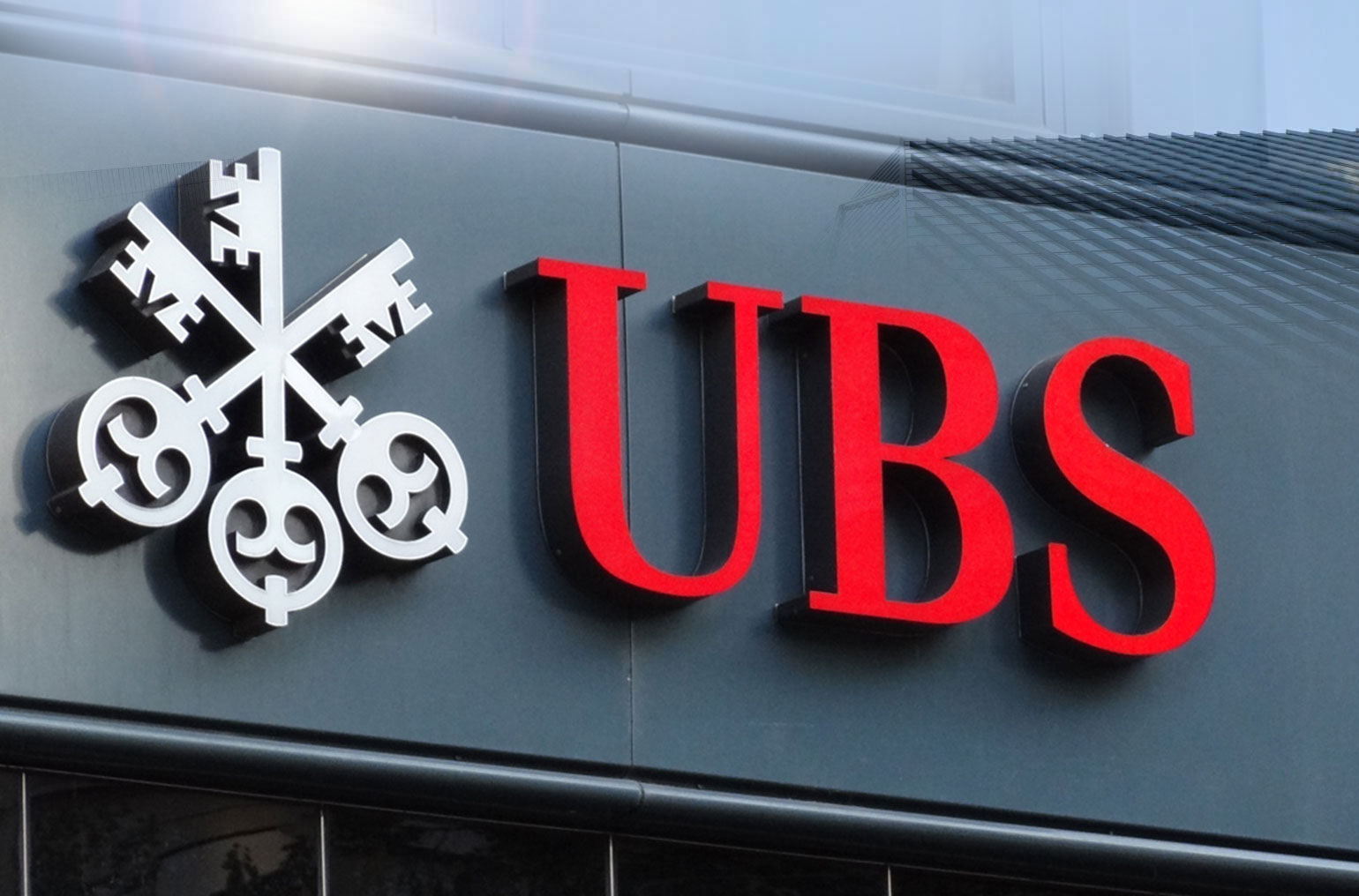 UBS's First Green Shoot: Does $8.6M Merrill Hire Signal Recruiting Thaw?